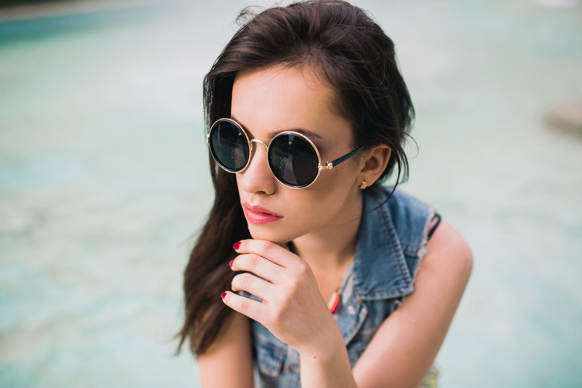 Poznaj urok damskich okularów przeciwsłonecznych Polaroid: połączenie stylu i ochrony!